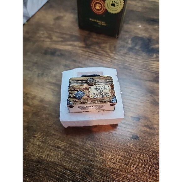 Noah's Toolbox retired 1.75 x 2in Boyds Bearstone 1995 trinket box NIB 2434 - Picture 4 of 10